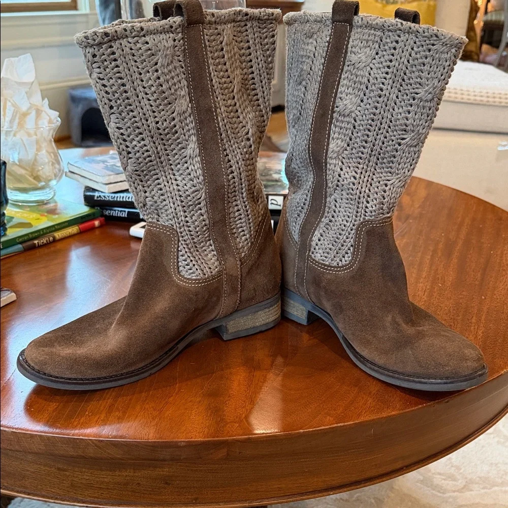 Sbicca Vintage Collection Stateroute boots in brown suede with a knit panel. 9.5